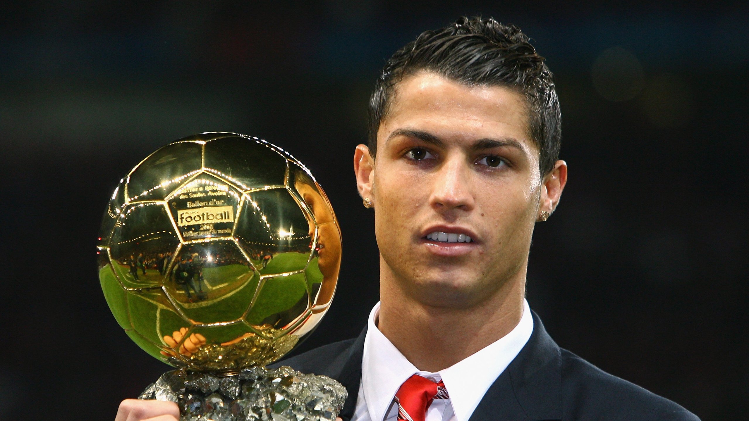 法甲裁判裁决公平受认可，赛事秩序井然，德甲裁判安排